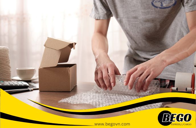 7 Loại Hộp Đóng Gói Tốt Nhất Cho Chuyển Phát Nhanh Quốc Tế Công ty gửi hàng đi nước ngoài, gửi hàng đi nước ngoài, phí gửi hàng qua bưu điện vnpost viettel, gửi hàng đi nước ngoài tại hà nội, bảng giá chuyển phát nhanh, gửi hàng quốc tế giá bao nhiêu, bảng giá chuyển phát nhah quốc tế, cách gửi hàng đi nước ngoài, chuyển phát nhanh quốc tế, giá cước gửi hàng đi nước ngoài vnpost, gửi thư đi nước ngoài, 7 Loại Hộp Đóng Gói Tốt Nhất Cho Chuyển Phát Nhanh Quốc Tế